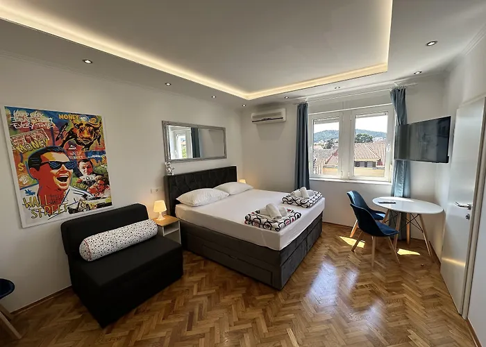 Iris Oasis Apartment