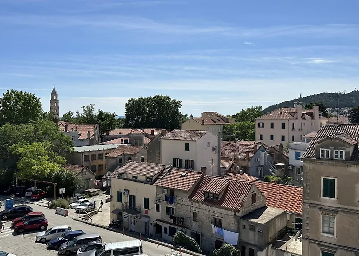 Iris Oasis Apartment